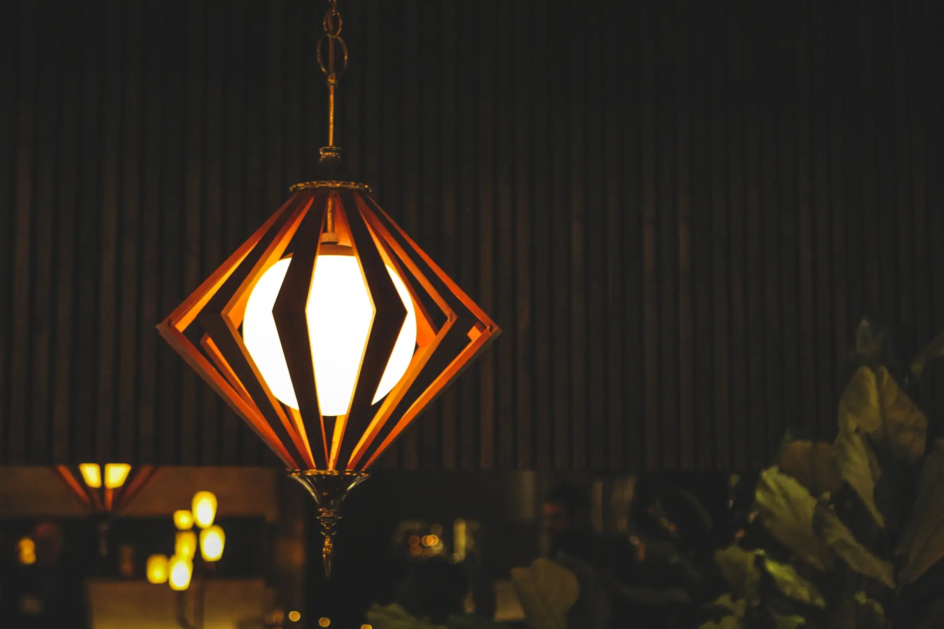 Majestic Restaurant Lighting for Ambiance